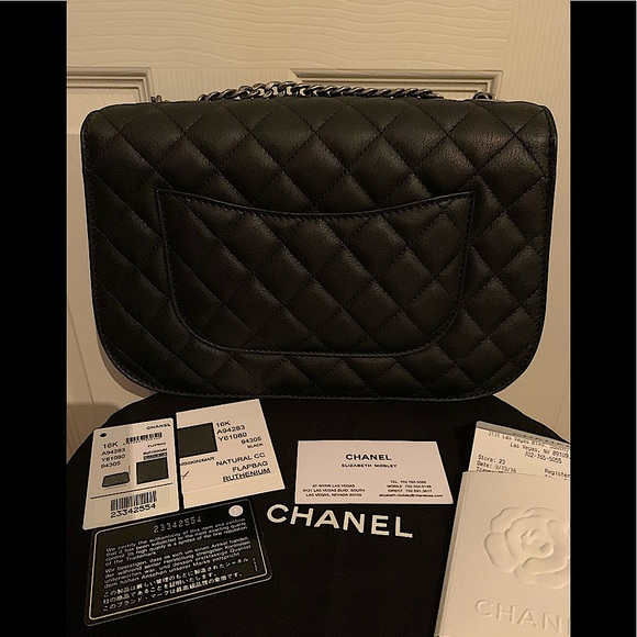 2017 Chanel Lambskin Double Flap Bag - Picture 4 of 16